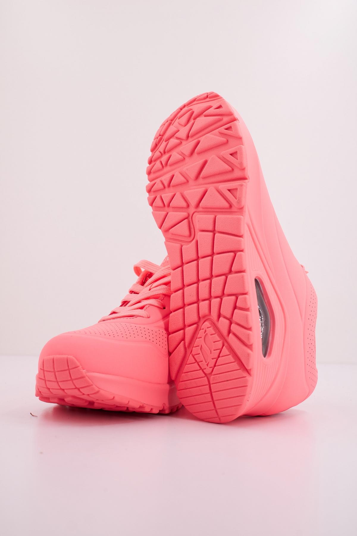 SKECHERS UNO STAND ON AIR en color ROSA (5)