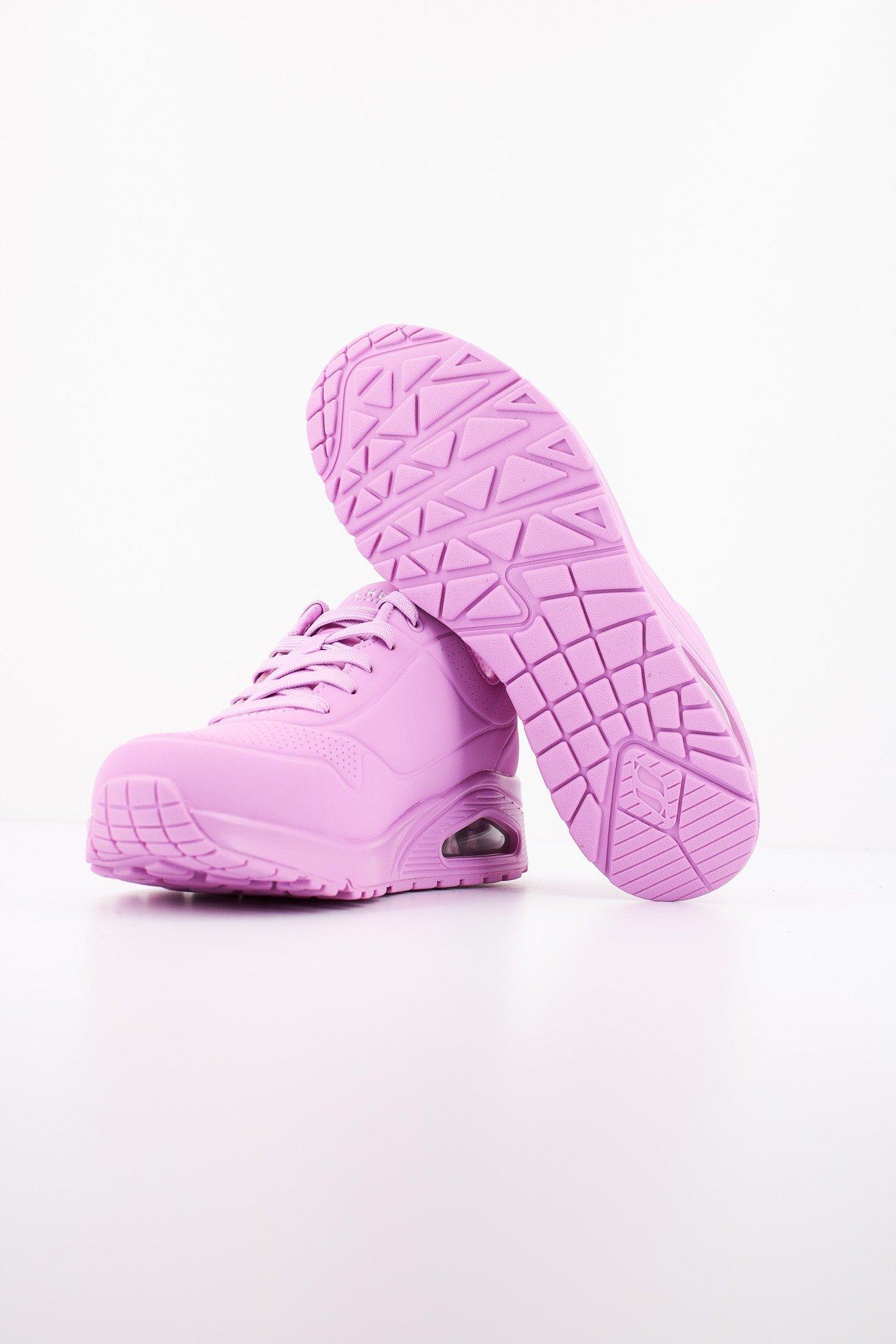 SKECHERS UNO STAND ON AIR en color ROSA (4)