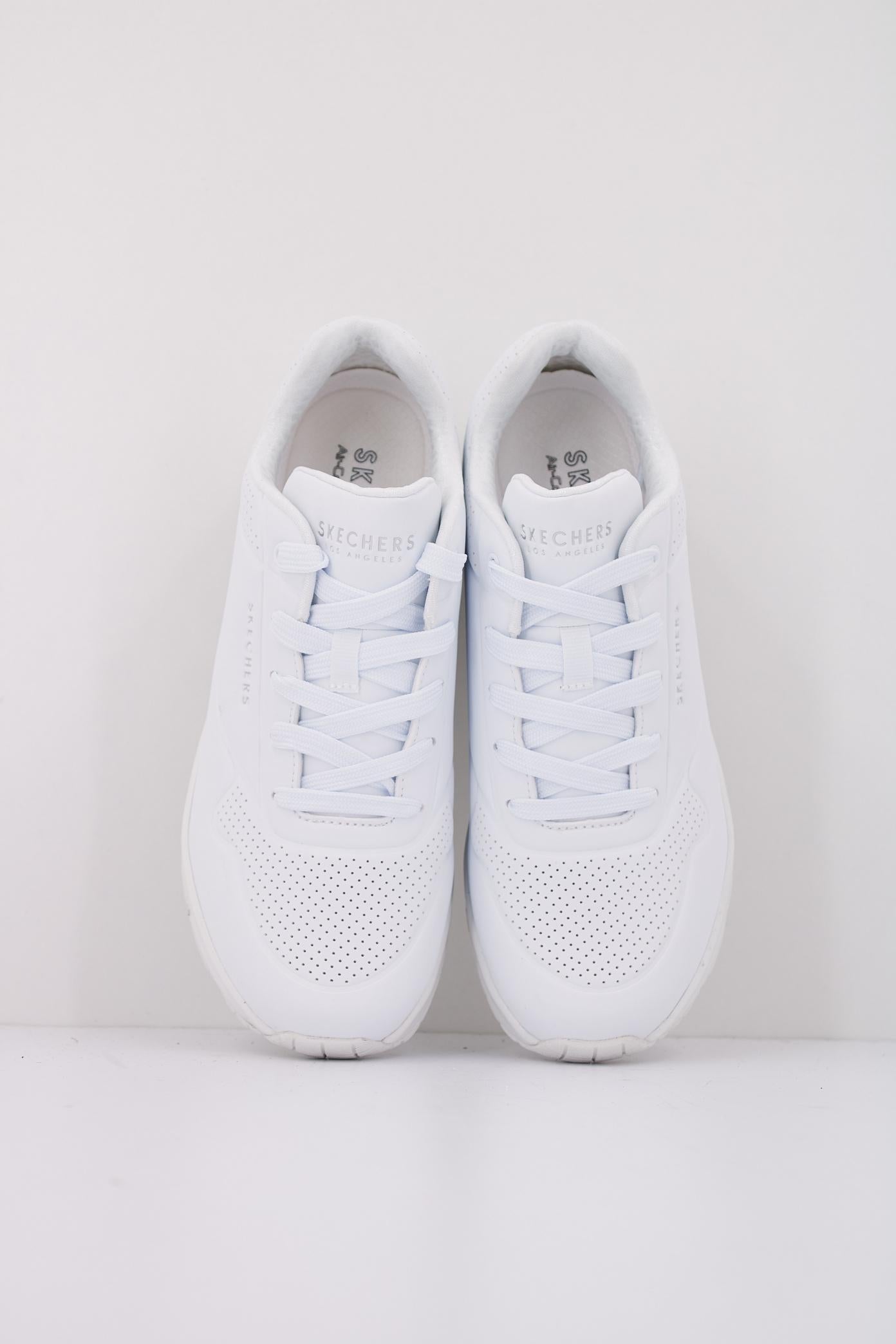 SKECHERS UNO STAND ON AIR en color BLANCO (3)