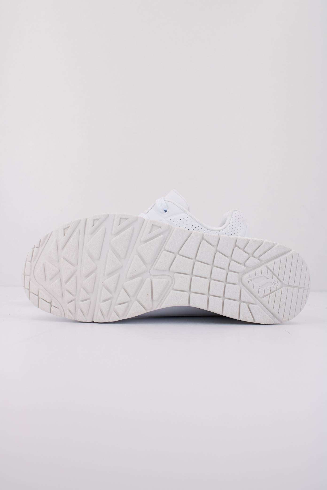 SKECHERS UNO STAND ON AIR en color BLANCO (5)