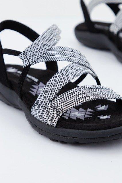 SKECHERS REGGAE SLIM en color NEGRO (2)