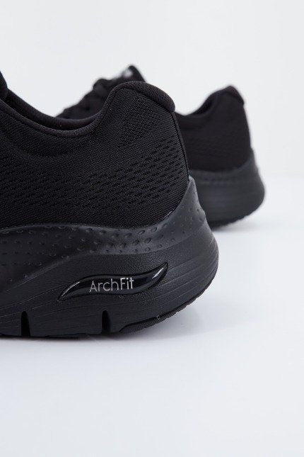 SKECHERS ARCH FIT en color NEGRO (4)