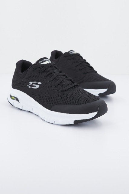 SKECHERS ARCH FIT en color NEGRO (2)