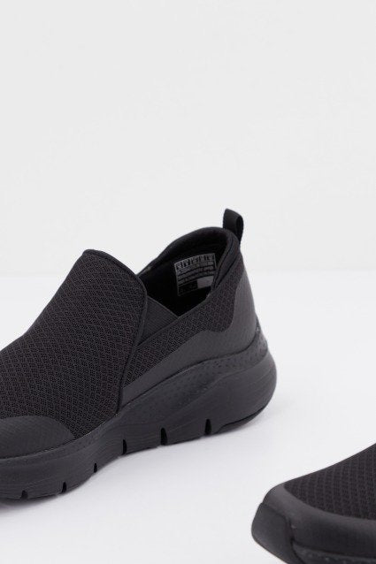SKECHERS ARCH FIT-BANLIN en color NEGRO (2)
