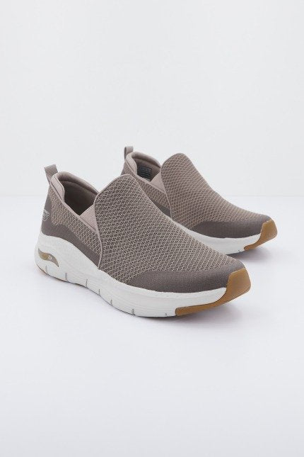 SKECHERS ARCH FIT BANLIN en color MARRON (2)
