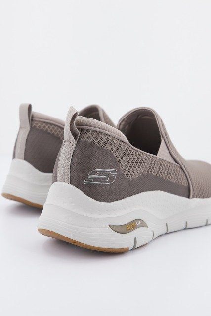 SKECHERS ARCH FIT BANLIN en color MARRON (3)