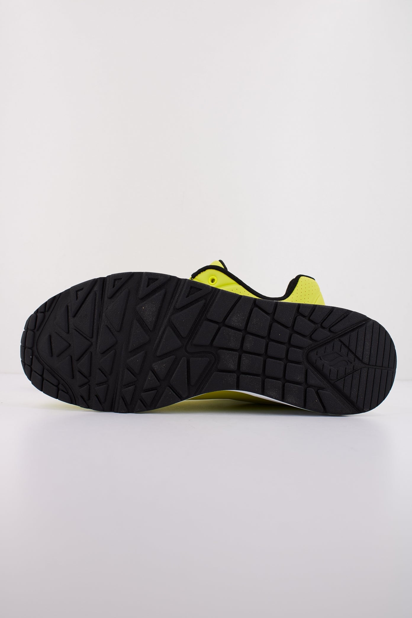 SKECHERS UNO - STAND ON AIR en color AMARILLO (5)