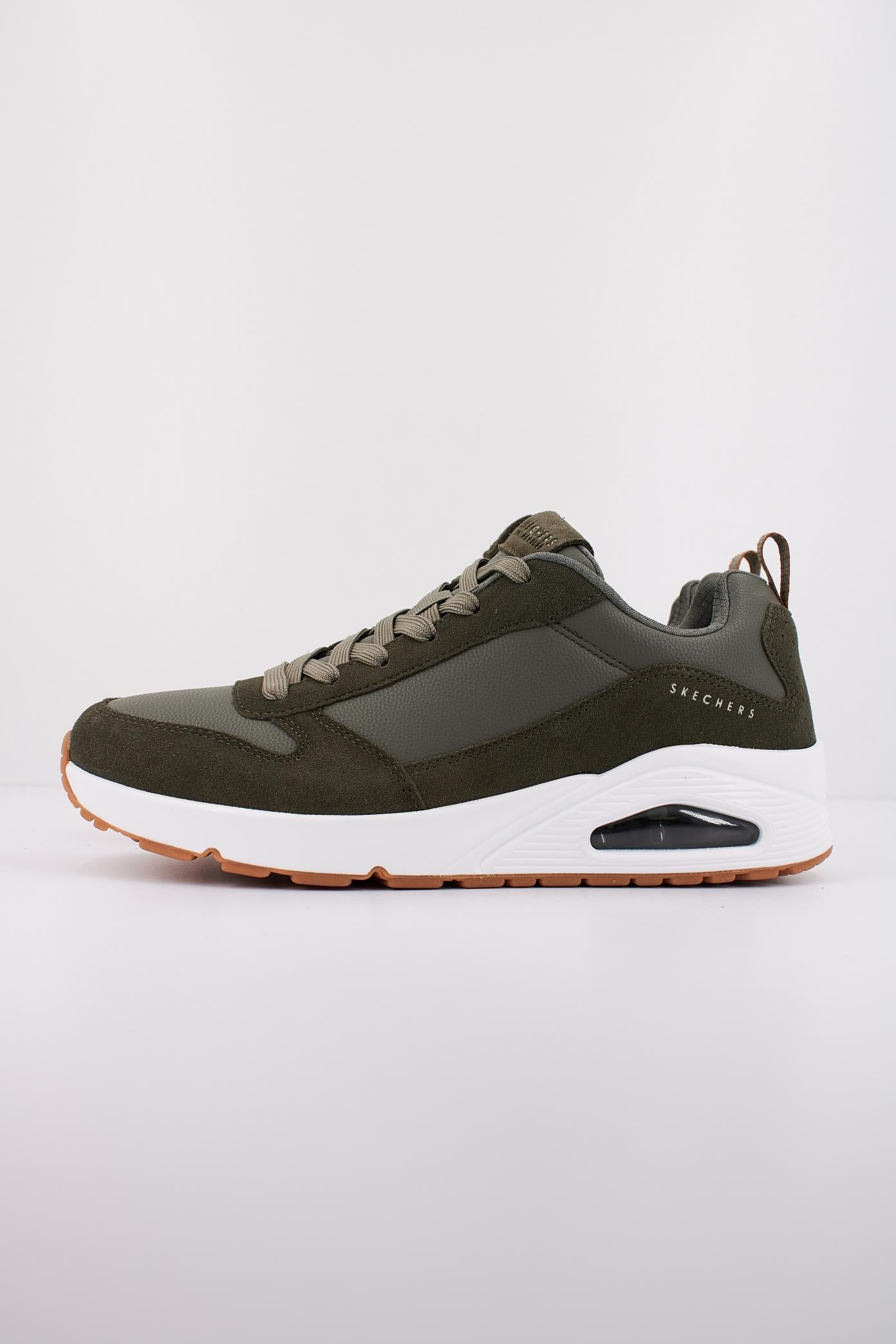 SKECHERS UNO - STACRE en color VERDE (1)