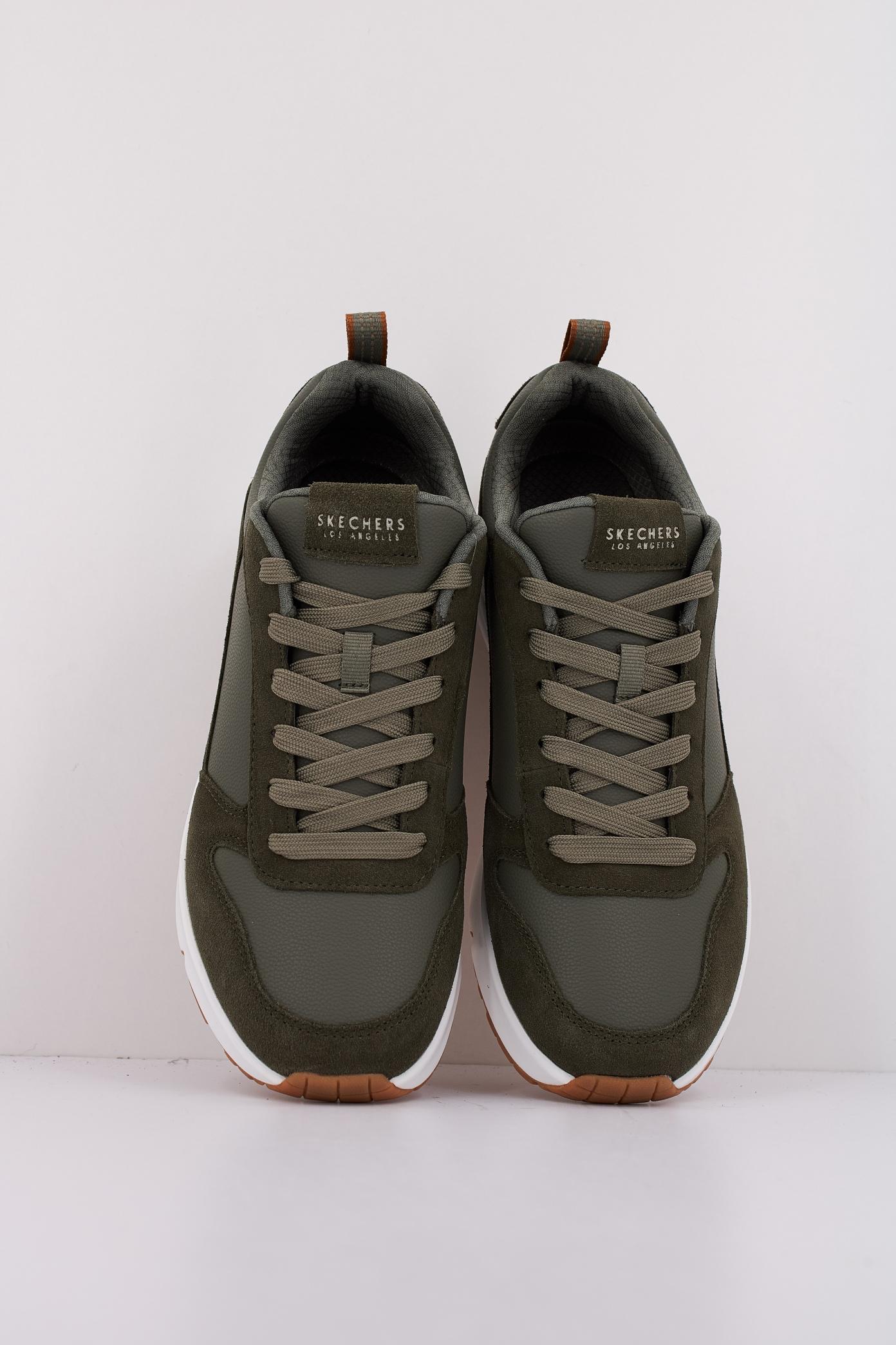 SKECHERS UNO - STACRE en color VERDE (3)