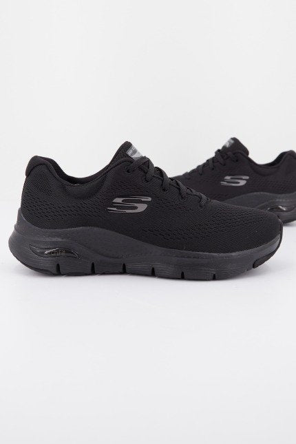 SKECHERS ARCH FIT en color NEGRO (1)
