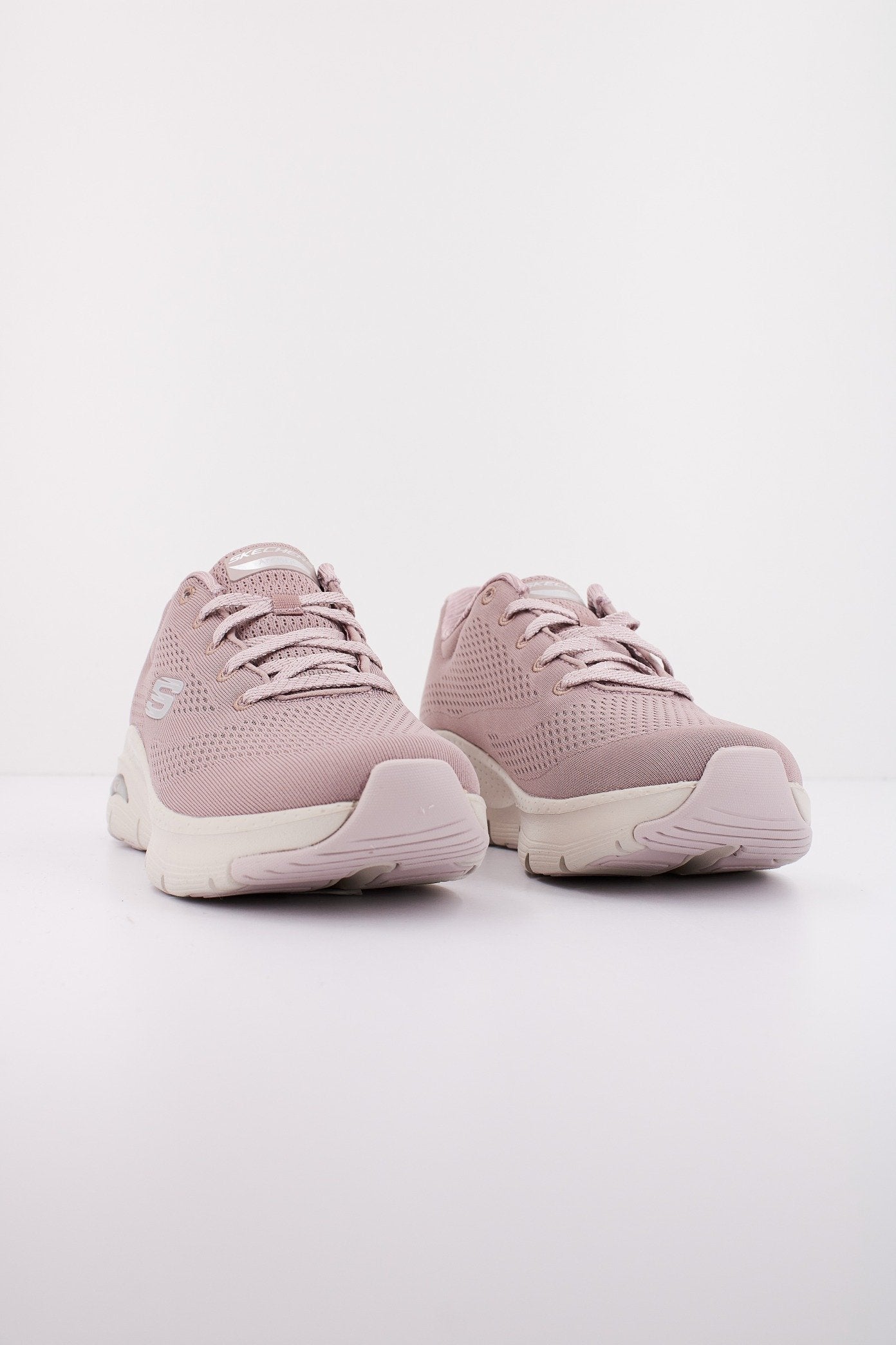SKECHERS SKECHERS ARCH FIT en color MARRON CLARO (2)