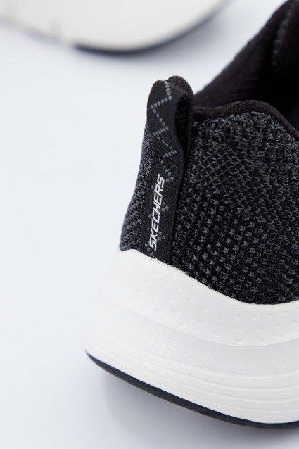 SKECHERS ARCH FIT - INFINITE ADVENTU en color NEGRO (4)