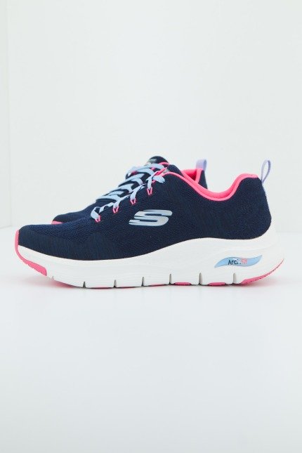 SKECHERS ARCH FIT - COMFY WAVE en color AZUL (2)