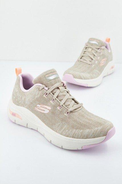 SKECHERS ARCH FIT COMFY WAVE en color BEIS (1)