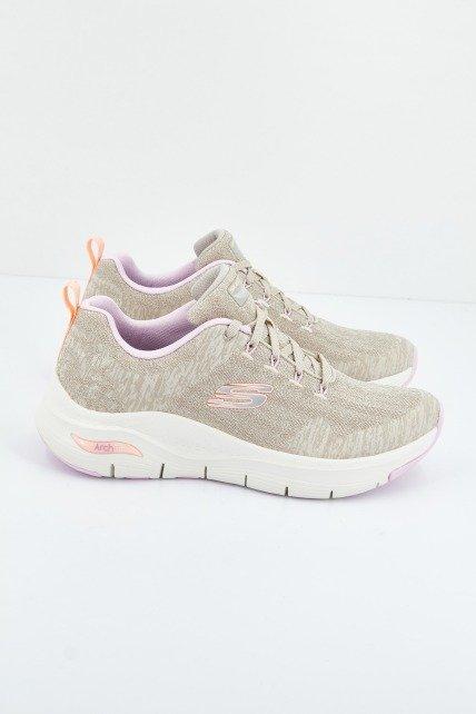 SKECHERS ARCH FIT COMFY WAVE en color BEIS (2)