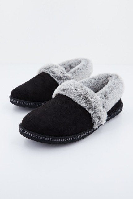SKECHERS COZY CAMPFIRE en color NEGRO (2)