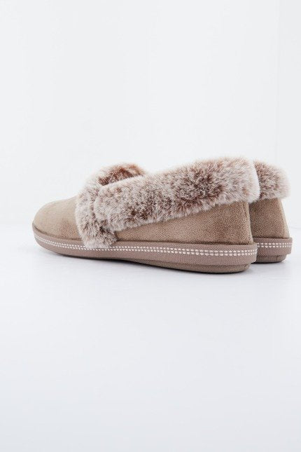 SKECHERS COZY CAMPFIRE en color MARRON CLARO (2)