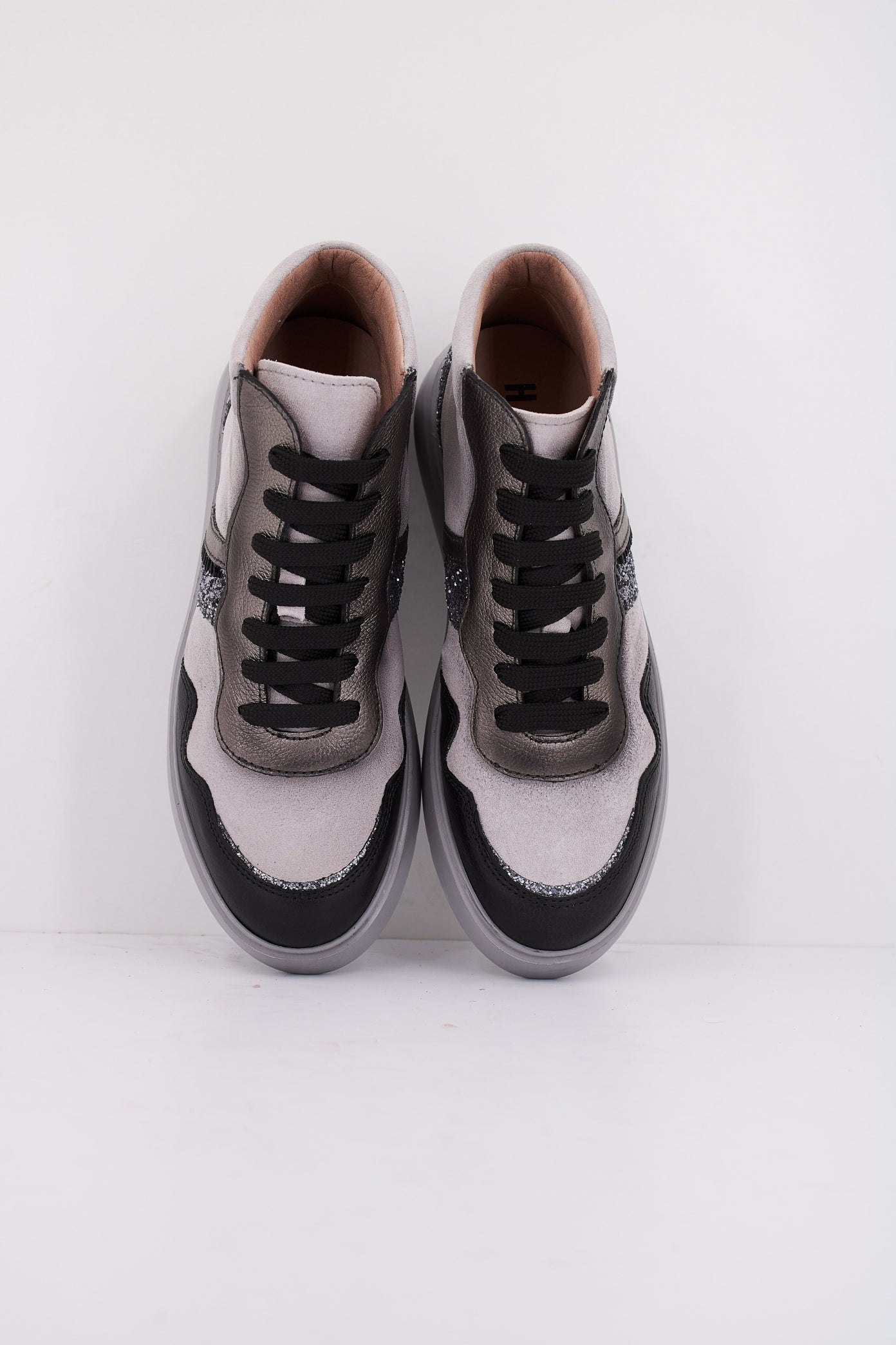 HISPANITAS CHI en color GRIS (3)