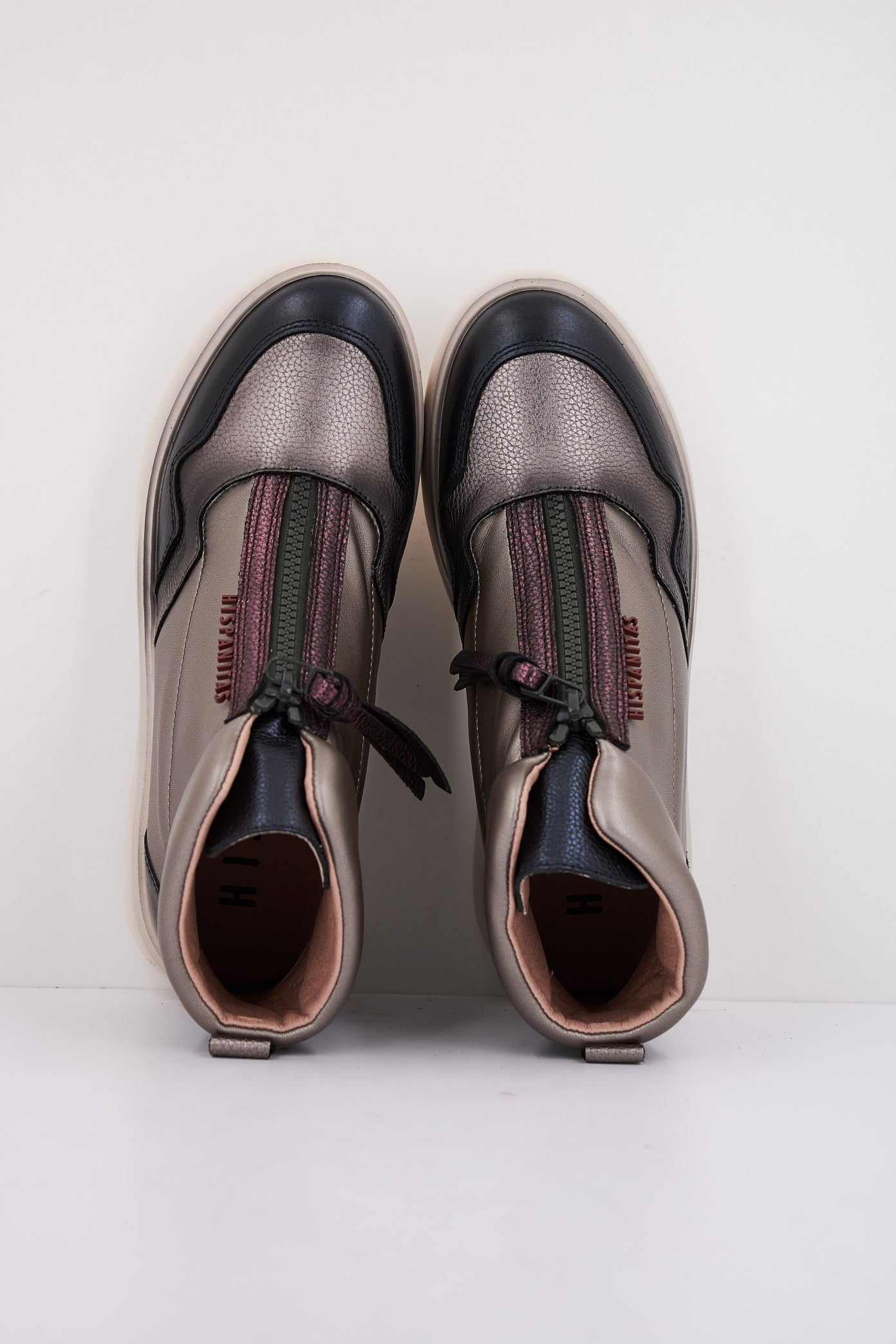 HISPANITAS CHI en color GRIS (3)