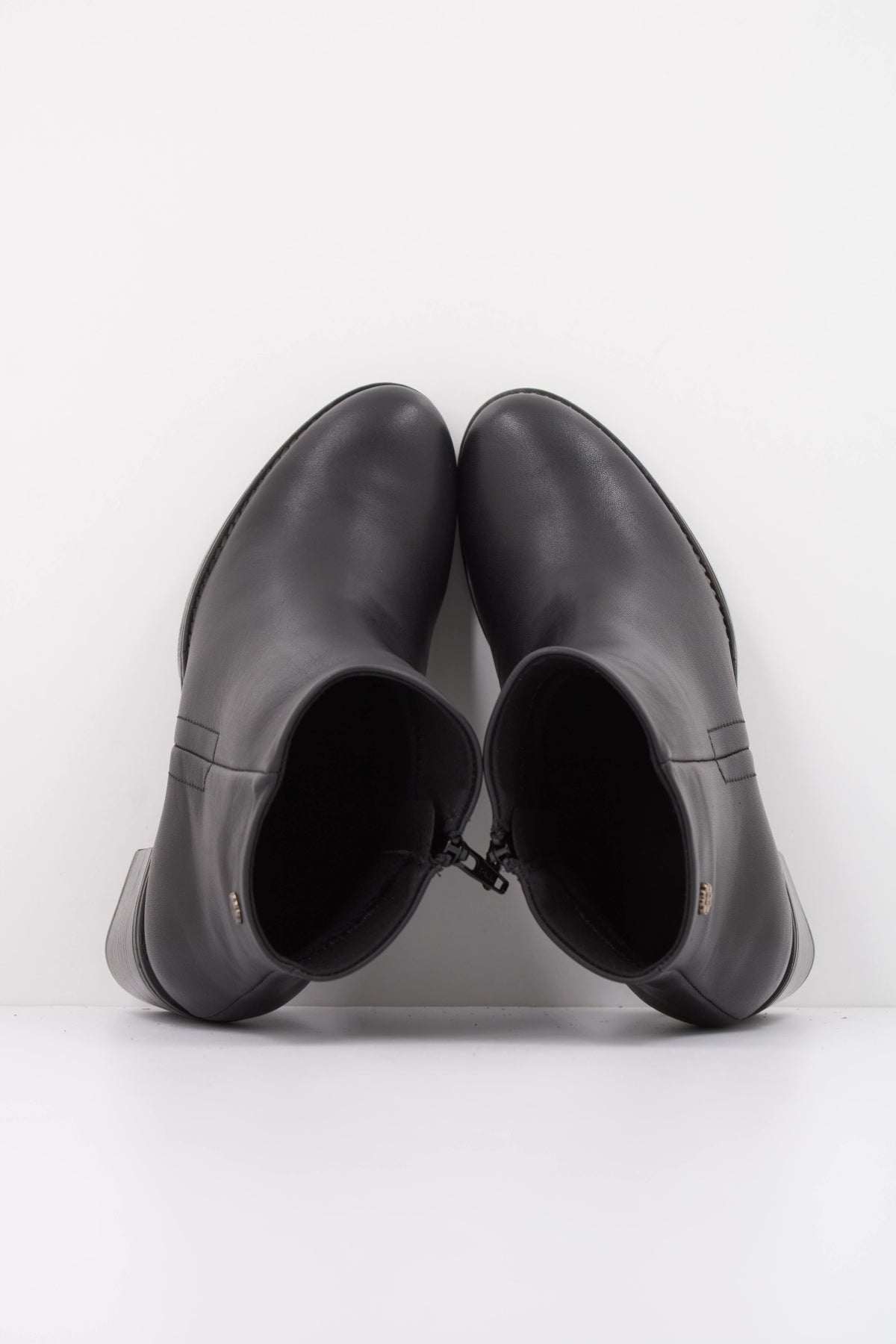 PORRONET PO BOTIN ROBLE en color NEGRO (3)