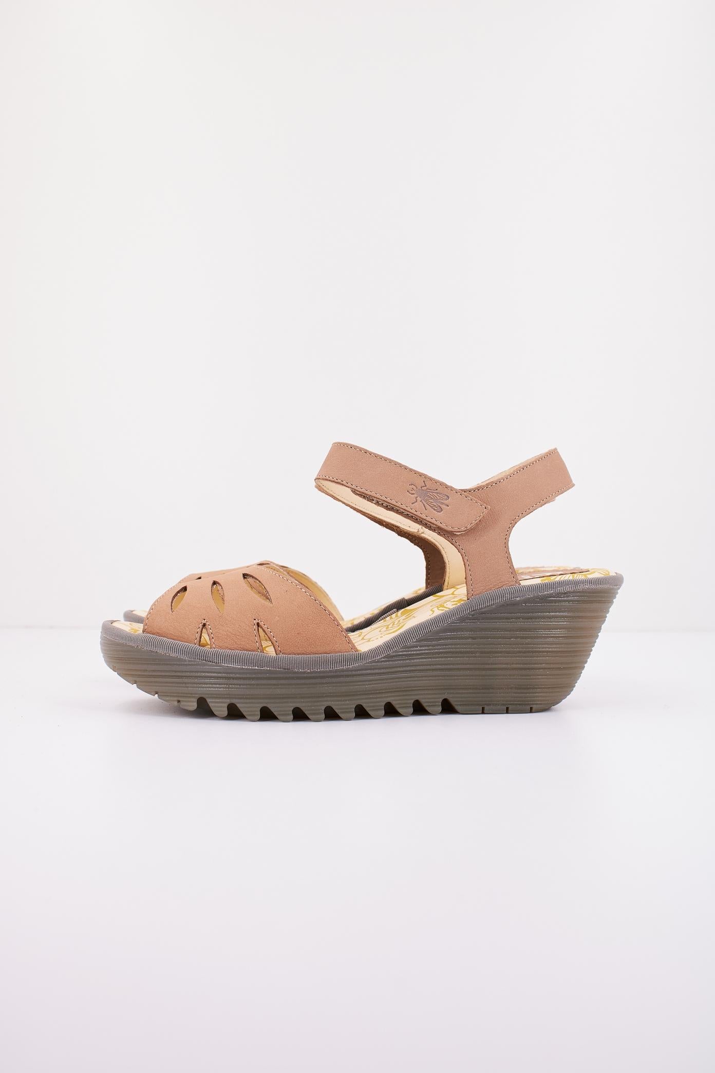 FLY LONDON YAZI en color MARRON CLARO (1)