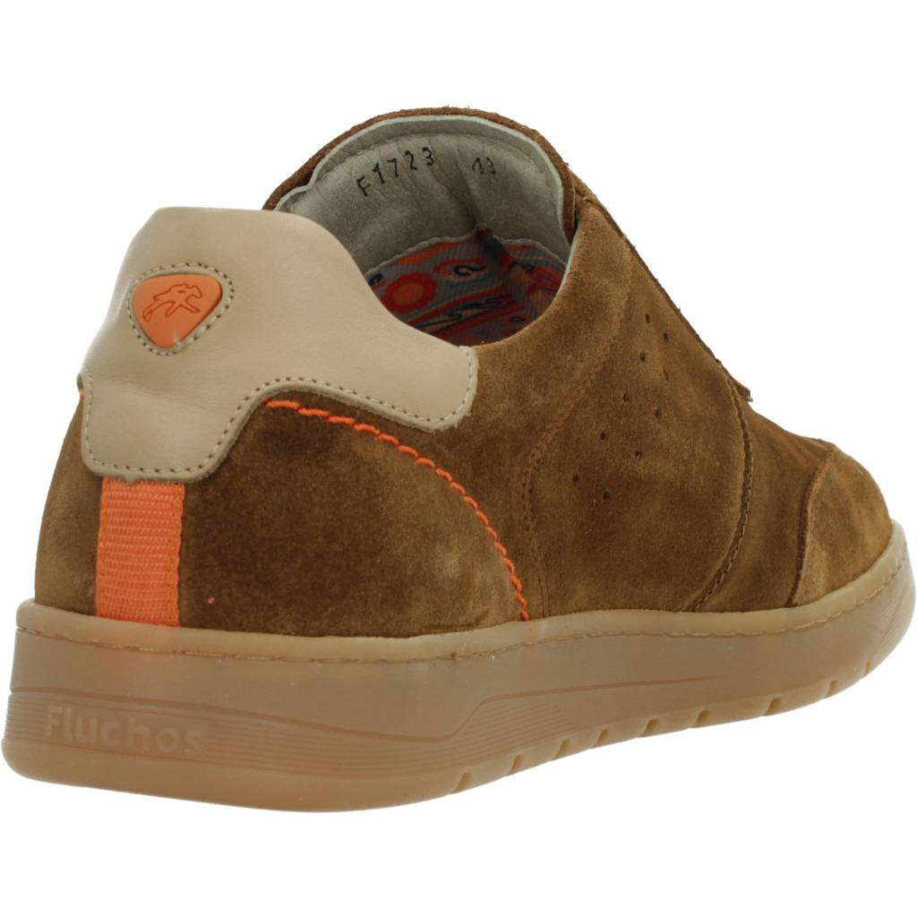 FLUCHOS F en color MARRON CLARO (3)
