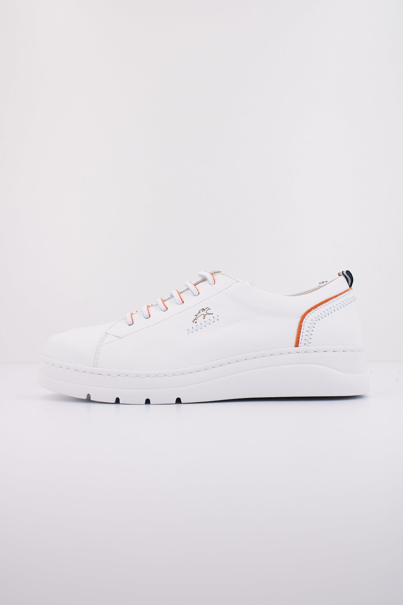 FLUCHOS F en color BLANCO (1)