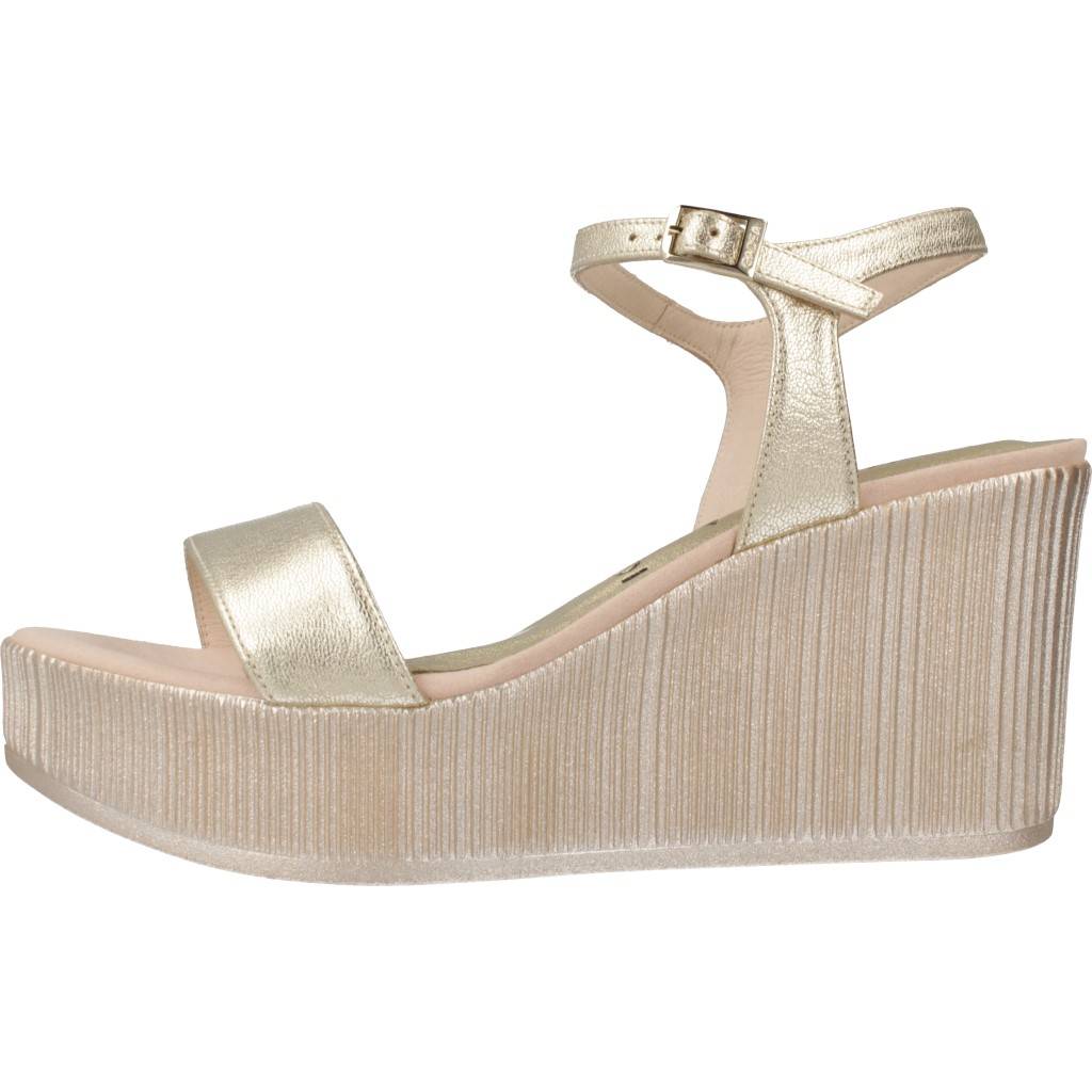 GADEA RON en color ORO (2)