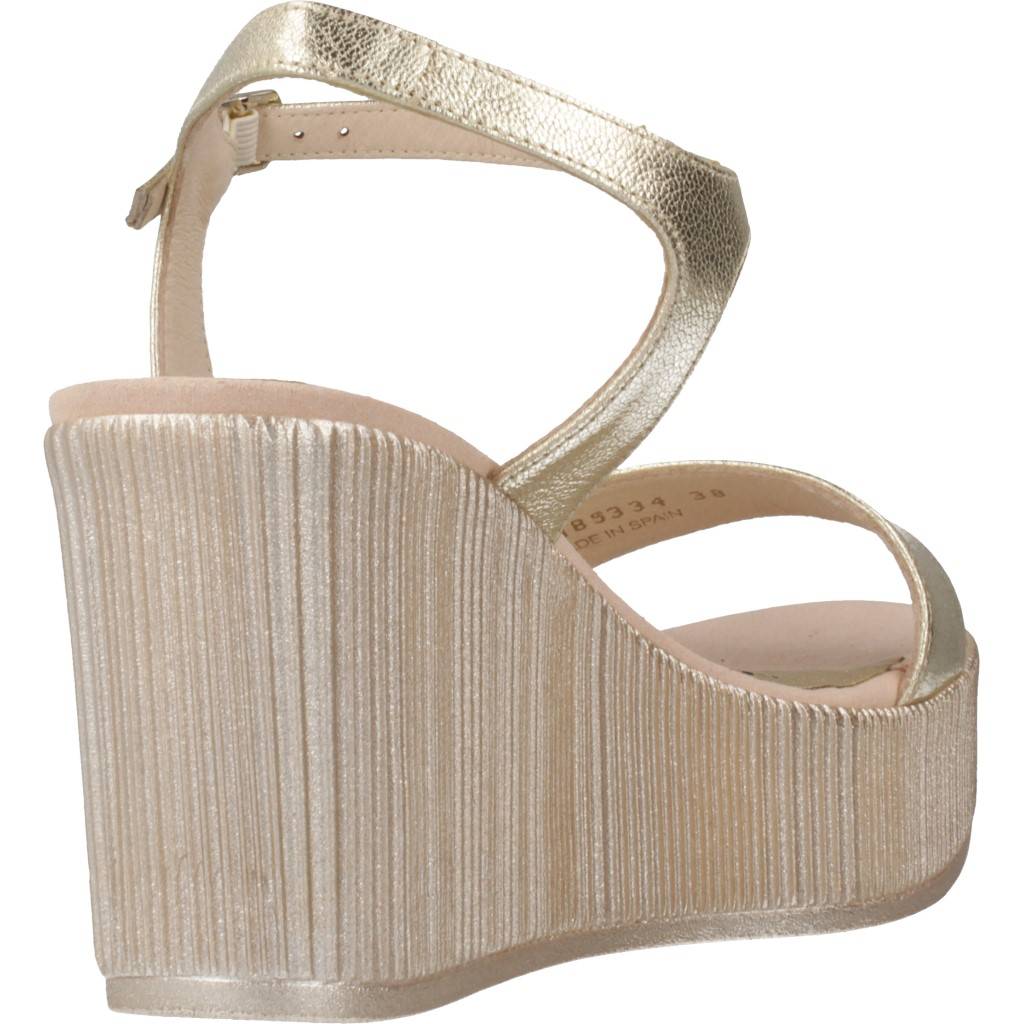 GADEA RON en color ORO (3)