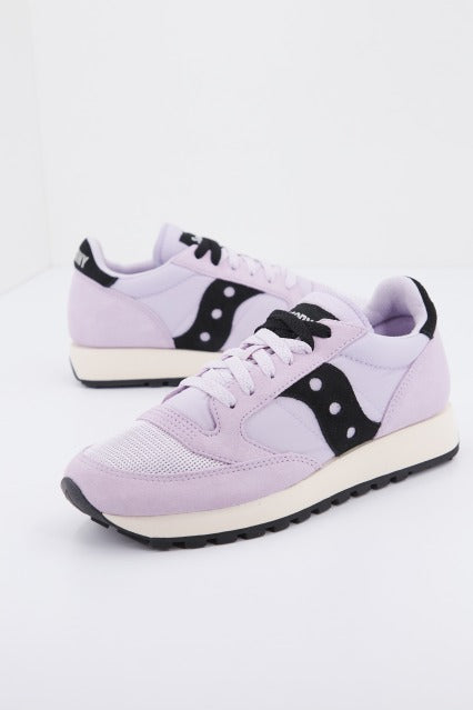 SAUCONY JAZZ VINTAGE SUEDE LOGO en color VIOLETA (2)