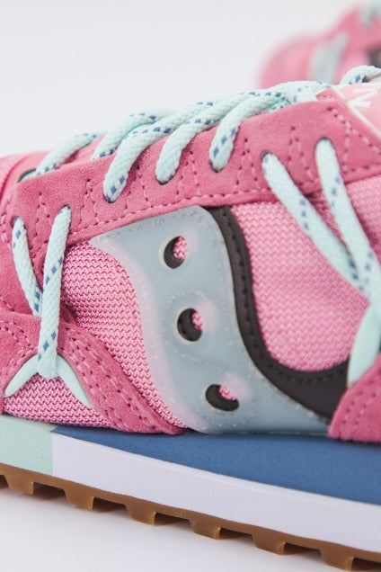 SAUCONY JAZZ DST en color ROSA (4)