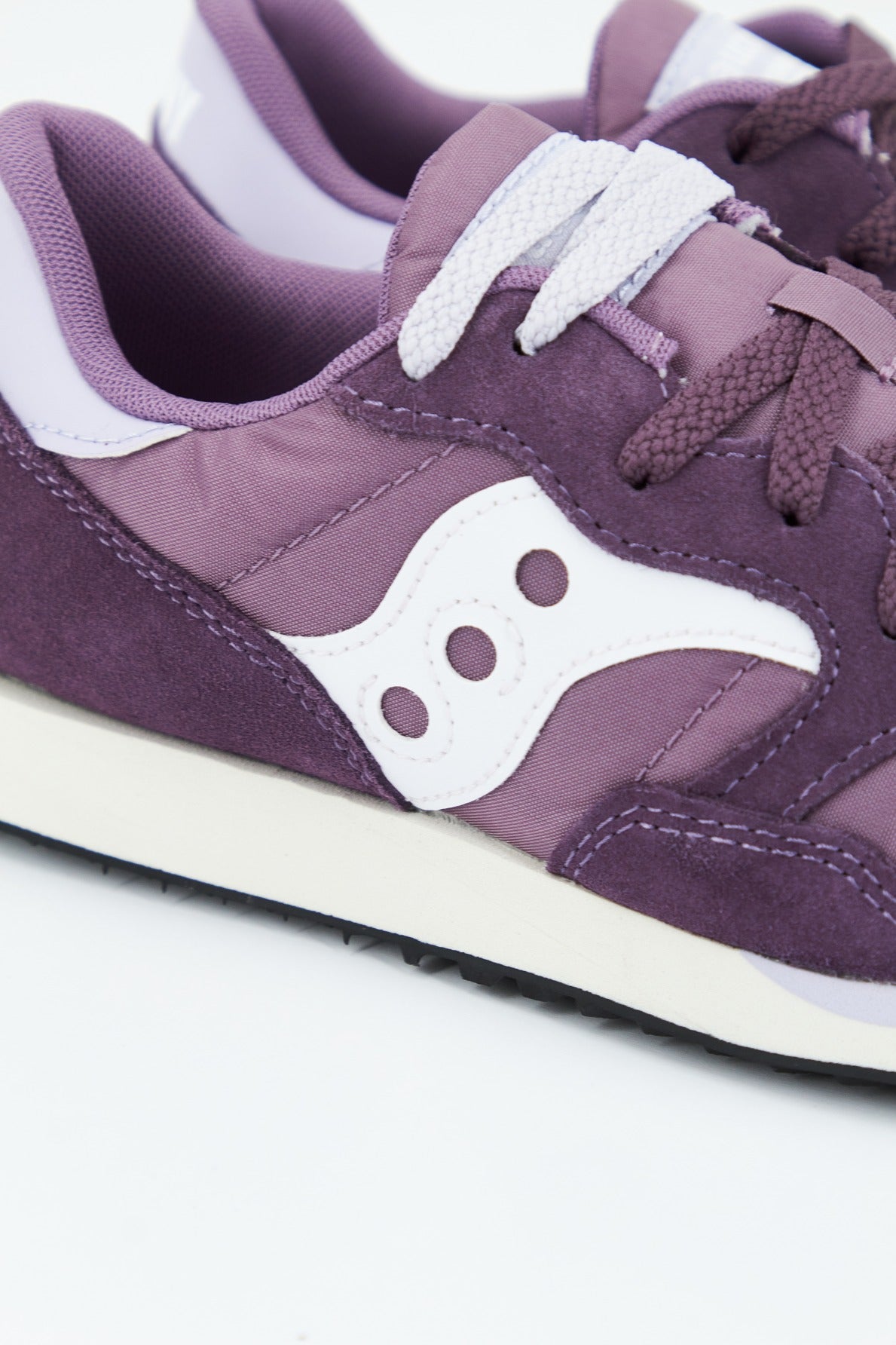 SAUCONY DXN TRAINER en color VIOLETA (4)