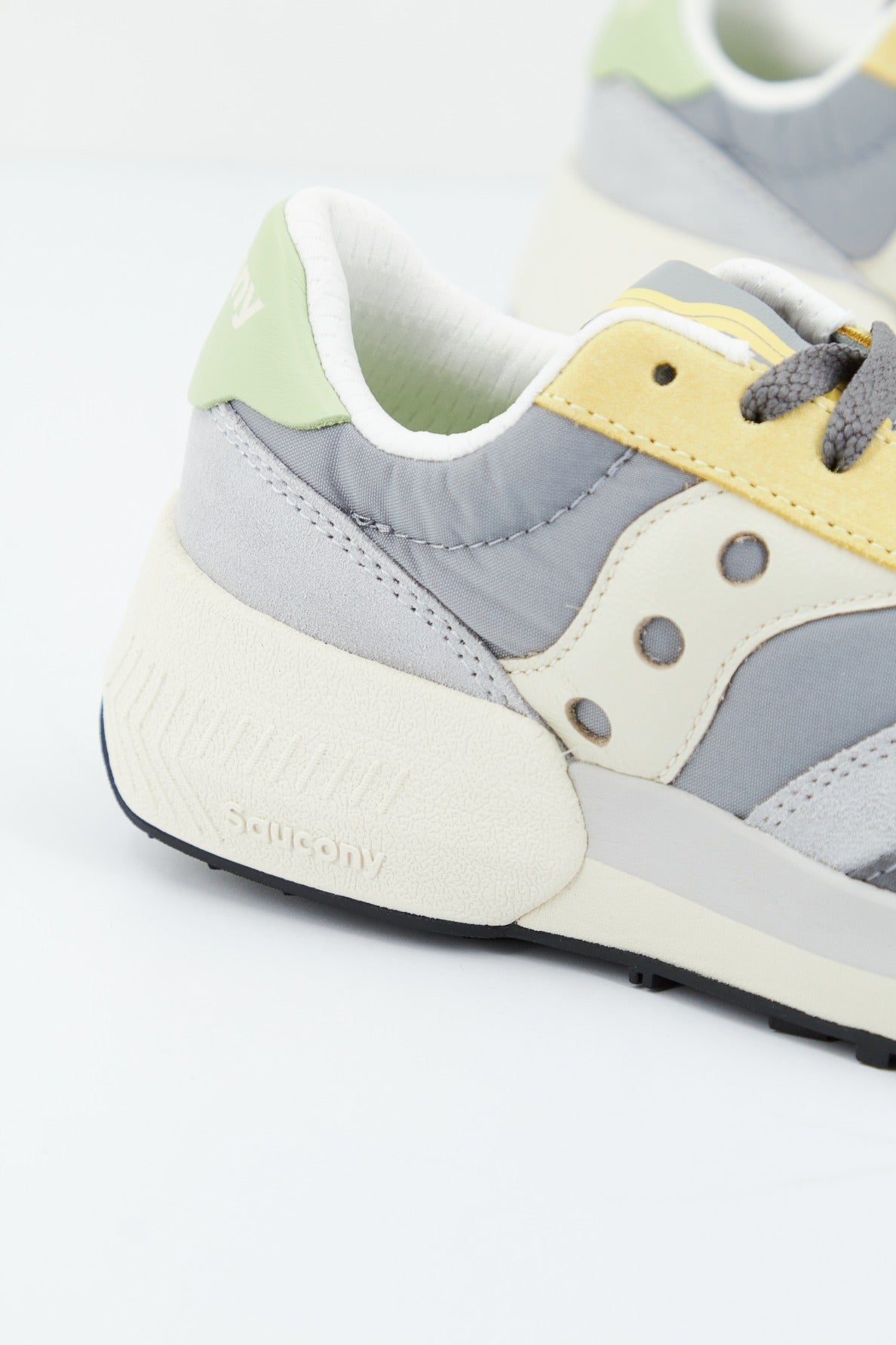SAUCONY JAZZ NXT en color GRIS (4)