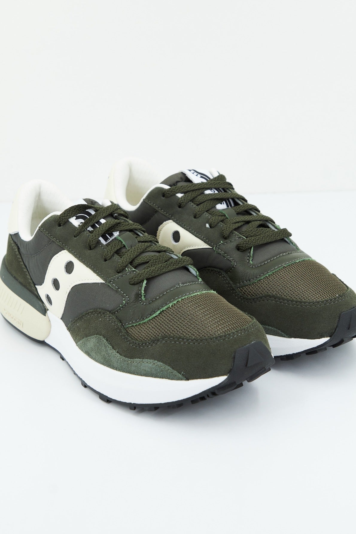 SAUCONY JAZZ NXT en color VERDE (1)