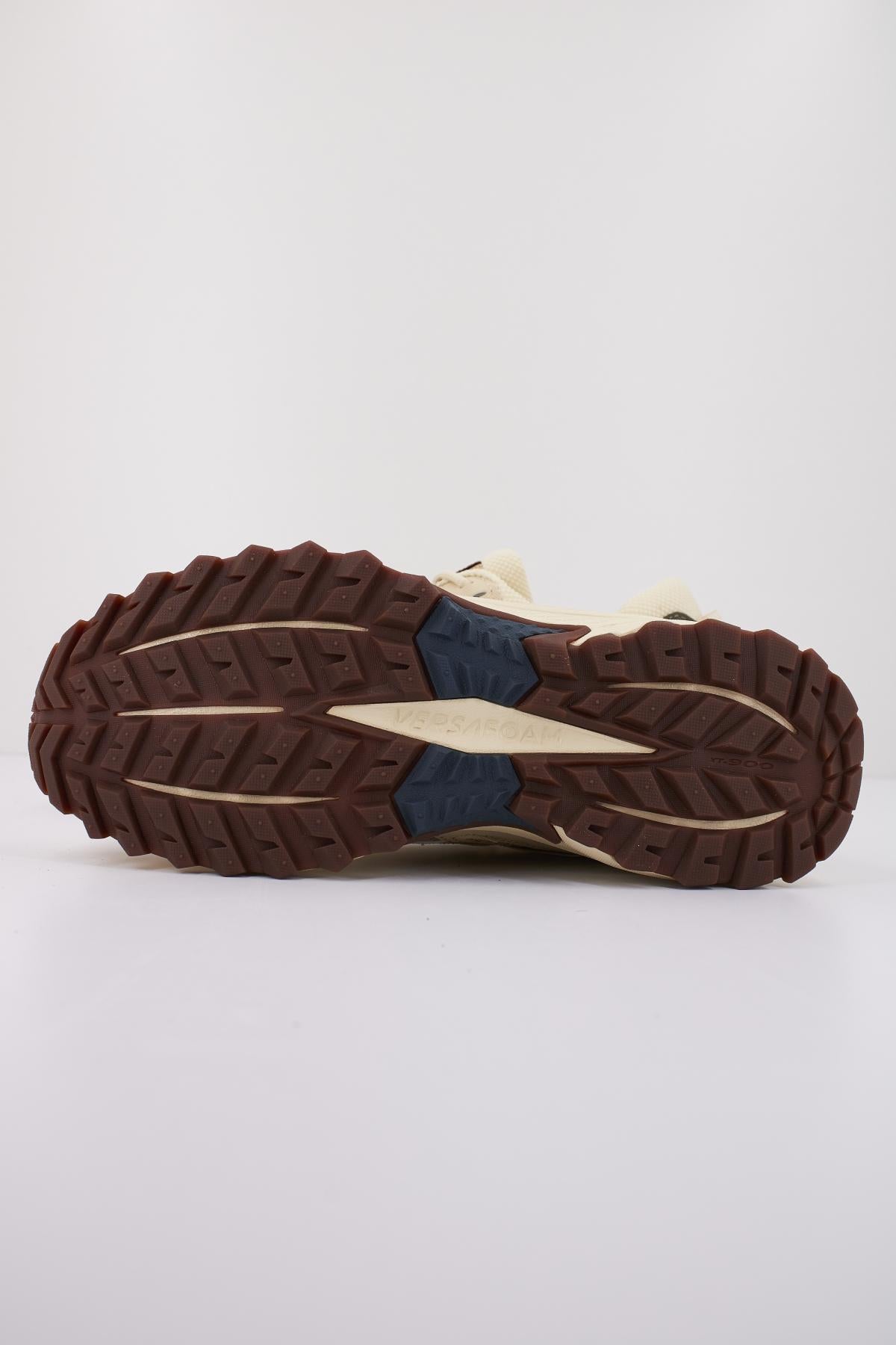 SAUCONY GRID PEAK en color MARRON CLARO (4)