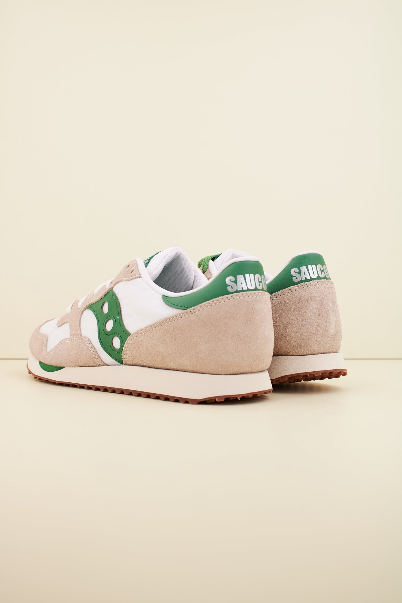 SAUCONY DXN TRAINER en color BLANCO (3)