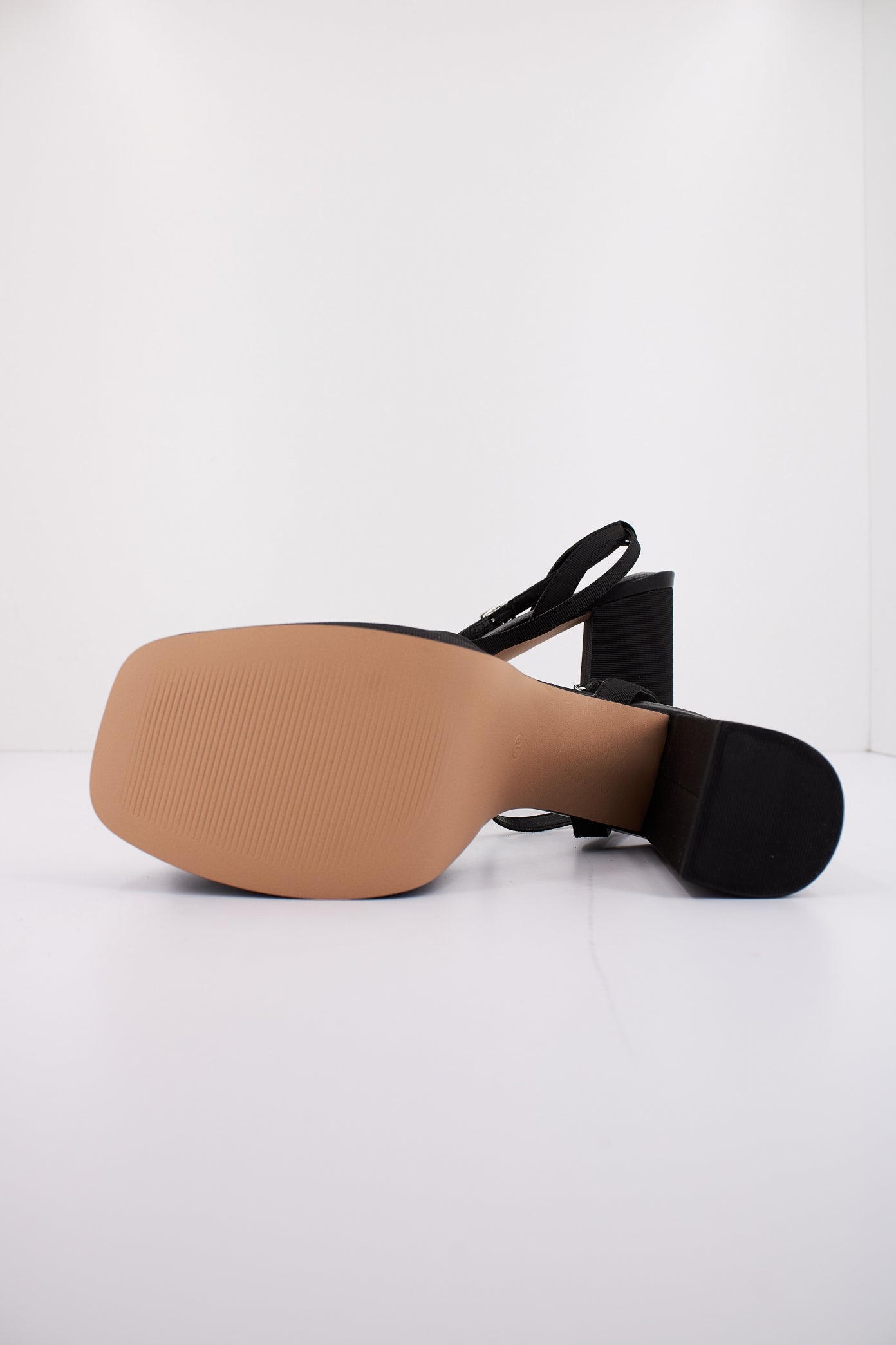 LA STRADA S en color NEGRO (4)