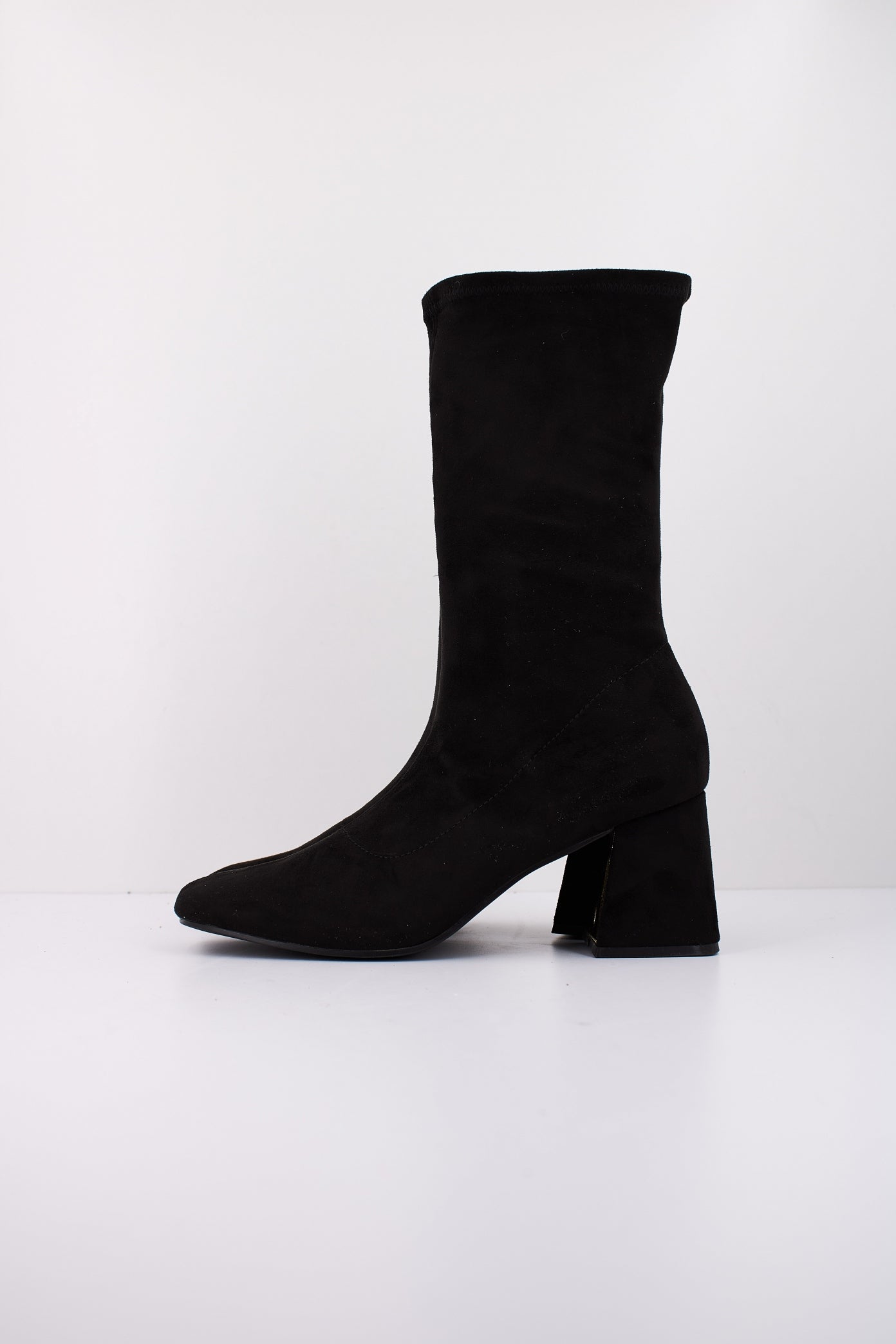 LA STRADA S en color NEGRO  (1)