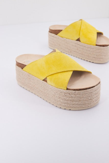 YELLOW ME XL en color AMARILLO (1)