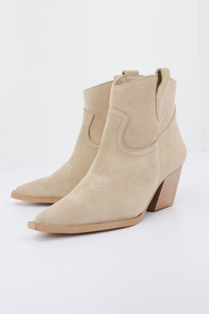 YELLOW PONY en color BEIS (1)