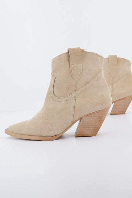 YELLOW PONY en color BEIS (2)