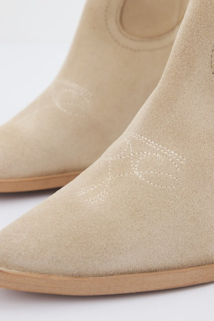 YELLOW PONY en color BEIS (4)