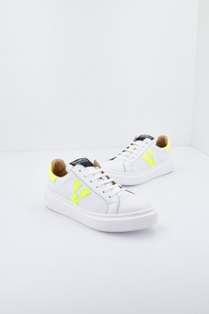 YELLOW TINA en color BLANCO (2)