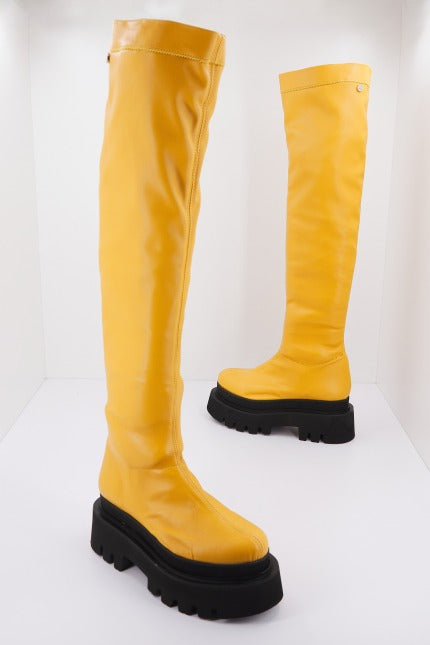 YELLOW FINN en color AMARILLO (1)
