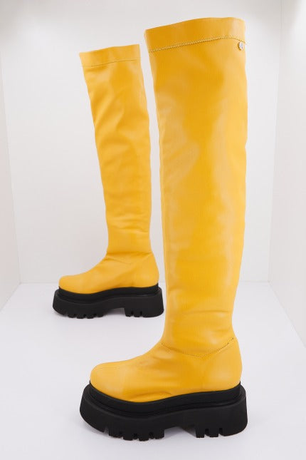 YELLOW FINN en color AMARILLO (2)