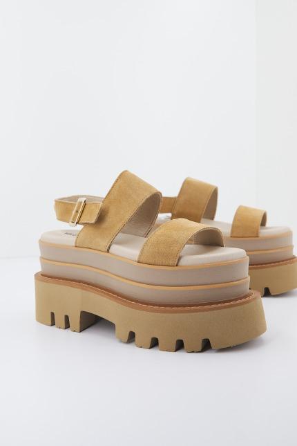 YELLOW HYPE en color MARRON CLARO (1)