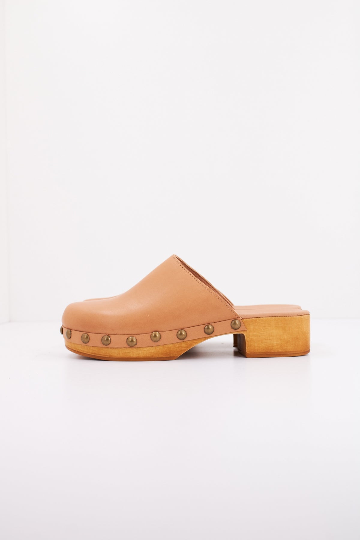 YELLOW LIA en color MARRON (1)