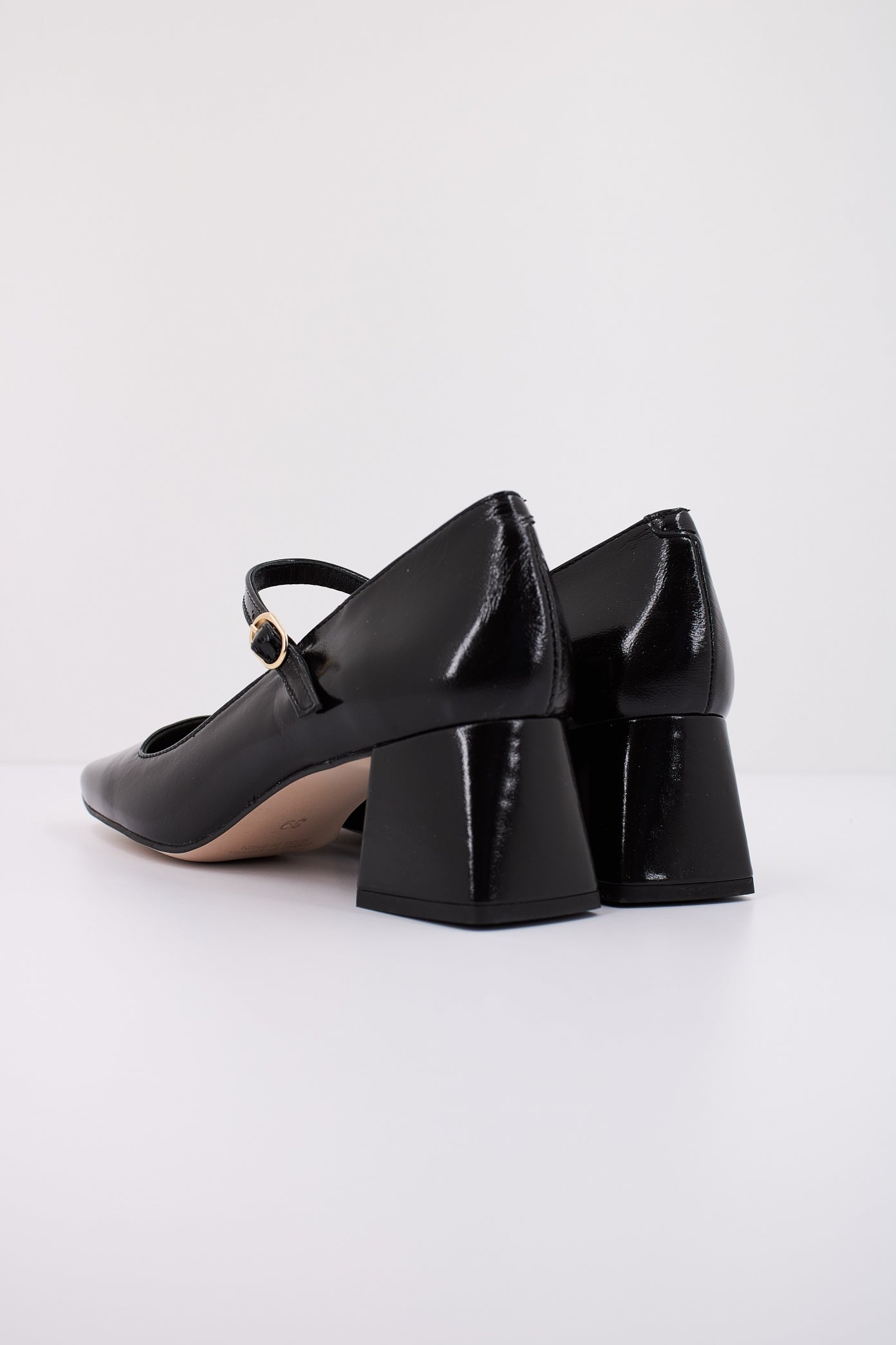 YELLOW PATRICIA en color NEGRO (4)