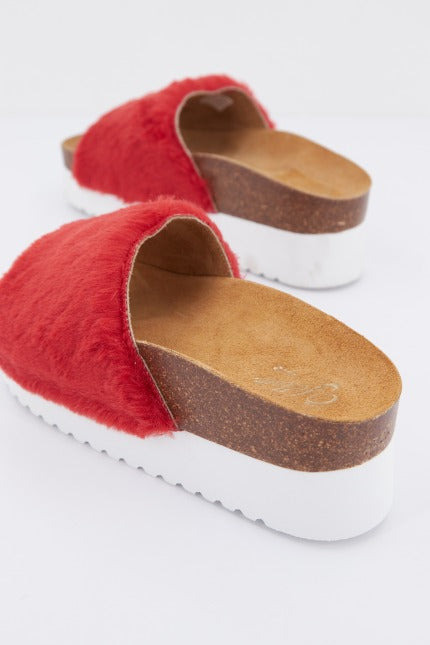 YELLOW FLUFFY en color ROJO (4)