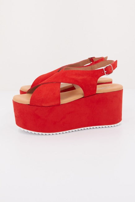 YELLOW REBELDAY en color ROJO (1)